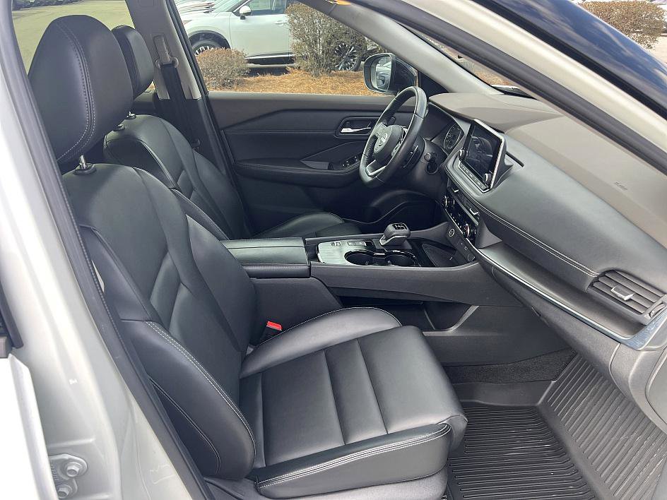 Certified 2023 Nissan Rogue SV w/ SV Premium B Package image 17