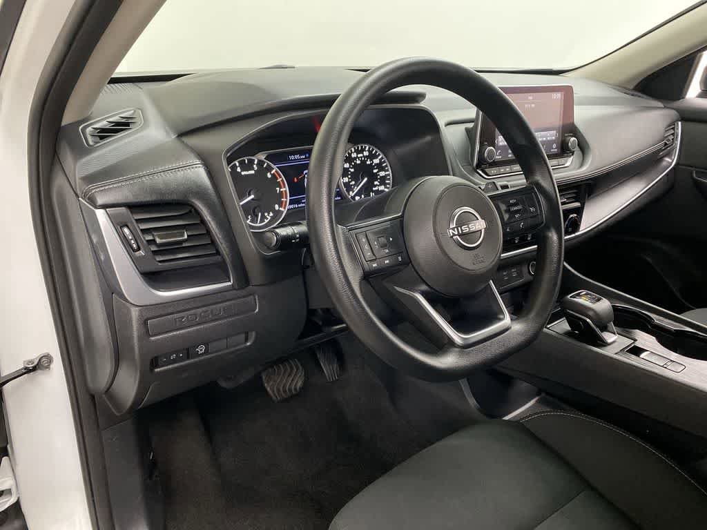 Used 2024 Nissan Rogue S AWD/4WD image 2