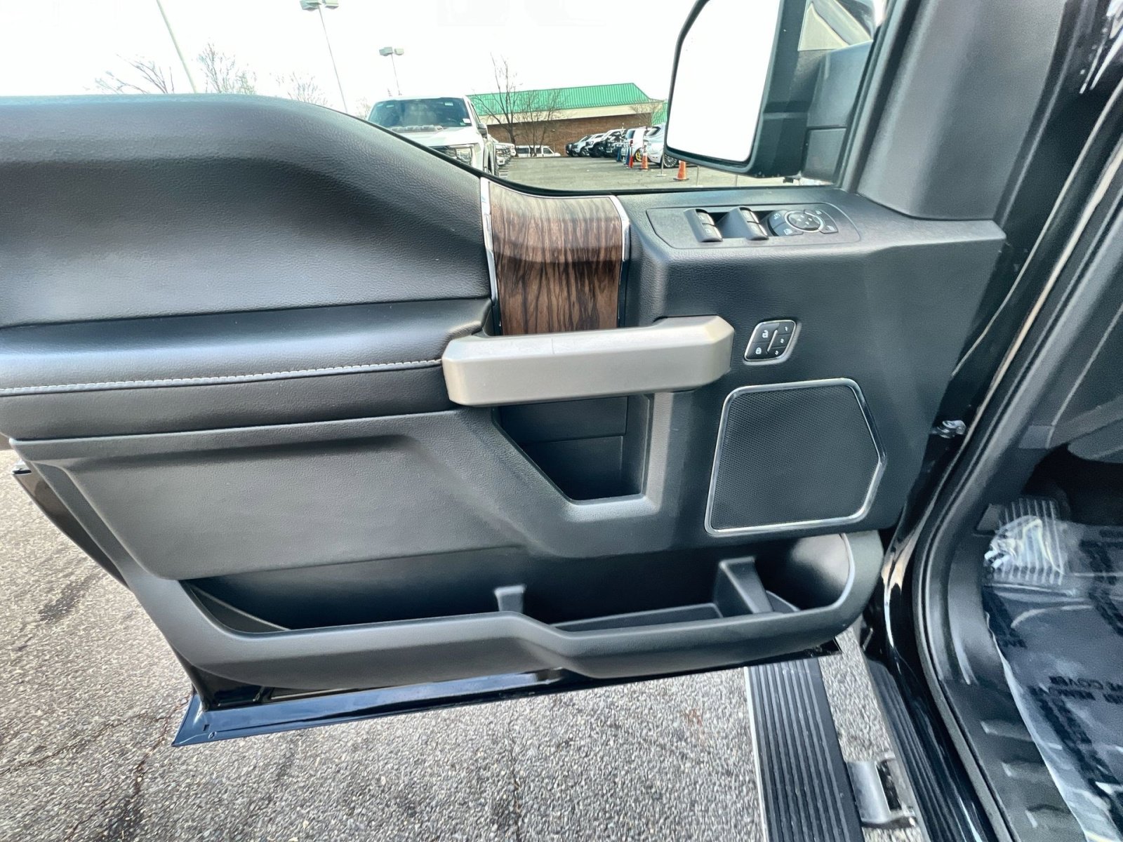 Used 2020 Ford F150 Lariat w/ Equipment Group 502A Luxury image 15