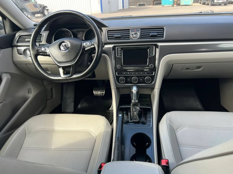 Used 2017 Volkswagen Passat 1.8T R-Line FWD image 12