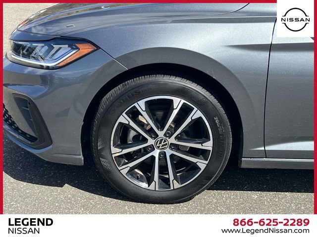 Used 2025 Volkswagen Jetta Sport image 11