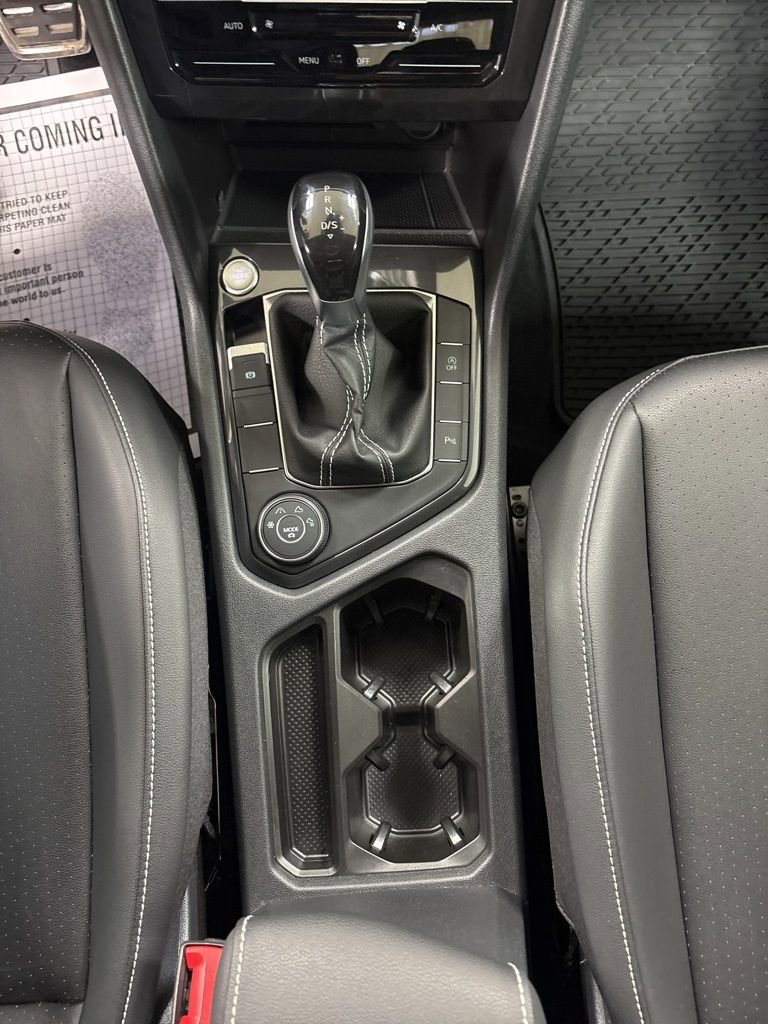 Used 2024 Volkswagen Tiguan SE R-Line AWD/4WD image 13