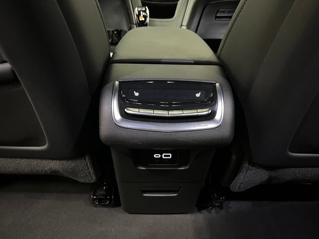 Certified 2025 Cadillac XT6 Premium Luxury AWD/4WD image 37