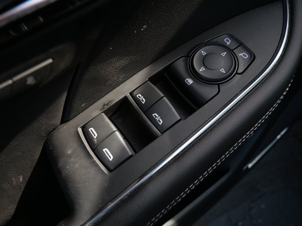 Used 2023 Buick Envision Essence w/ Technology Package I AWD/4WD image 15
