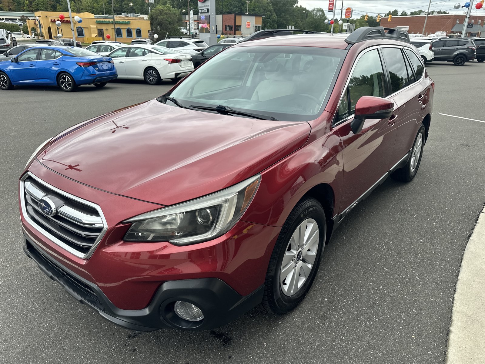 Used 2019 Subaru Outback 2.5i Premium AWD/4WD image 3