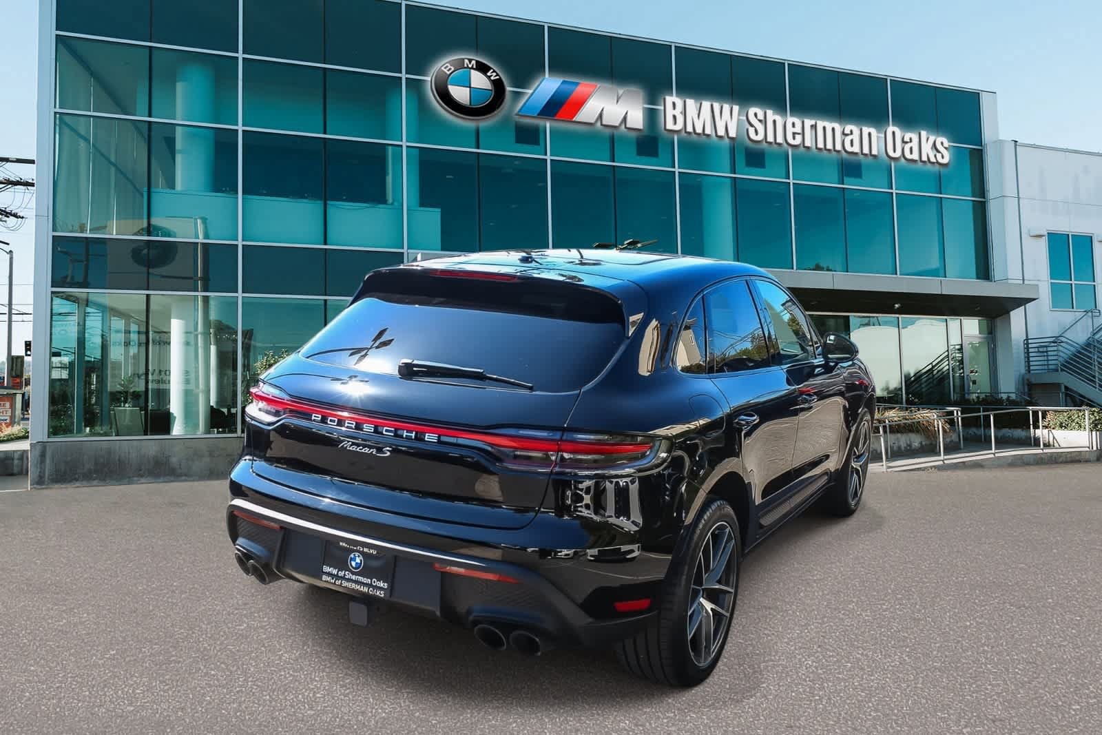 Used 2024 Porsche Macan S AWD/4WD image 4