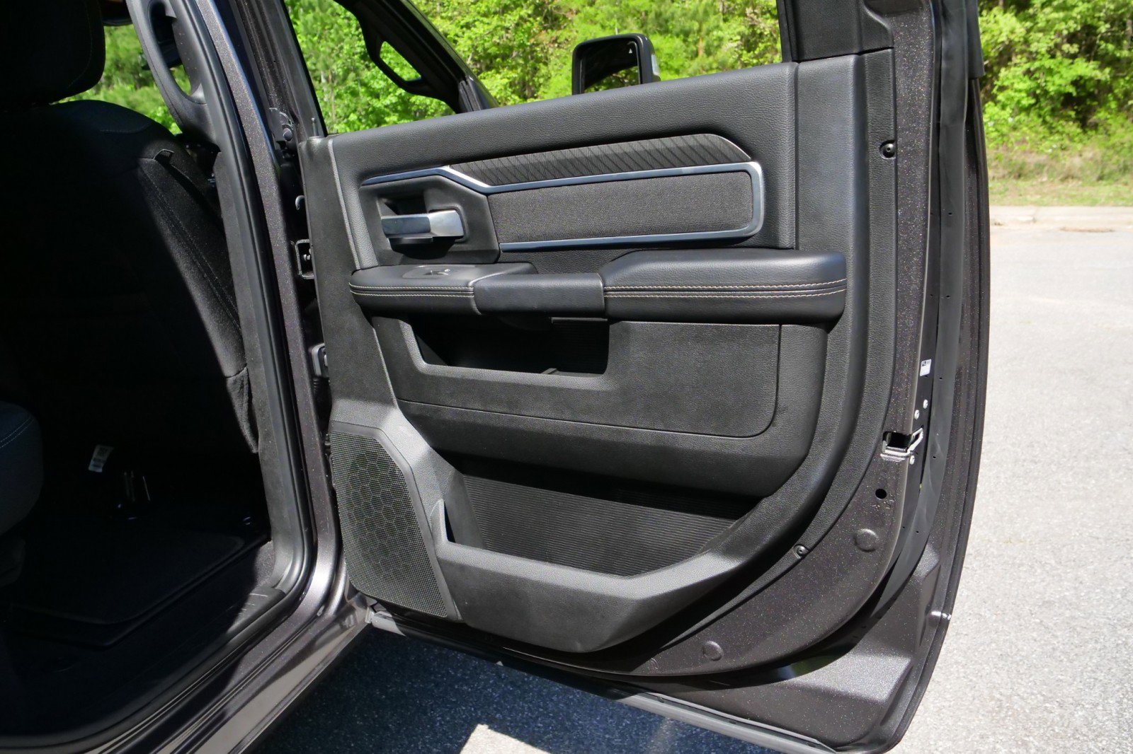 Used 2025 RAM 3500 Big Horn image 39