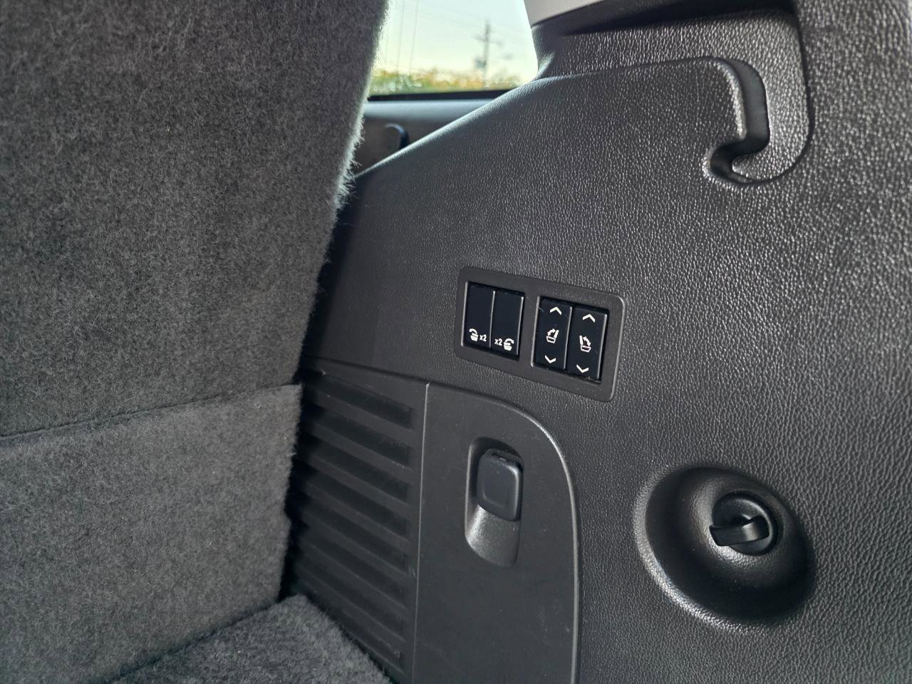 Used 2015 Chevrolet Tahoe LTZ AWD/4WD image 15