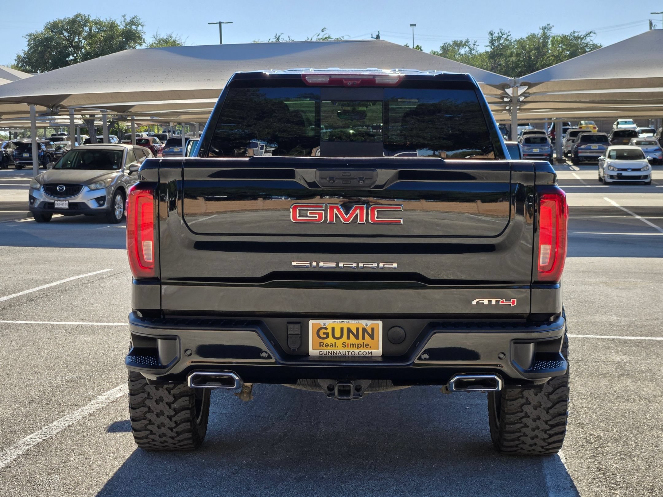 Used 2024 GMC Sierra 1500 AT4 w/ Technology Package AWD/4WD image 4