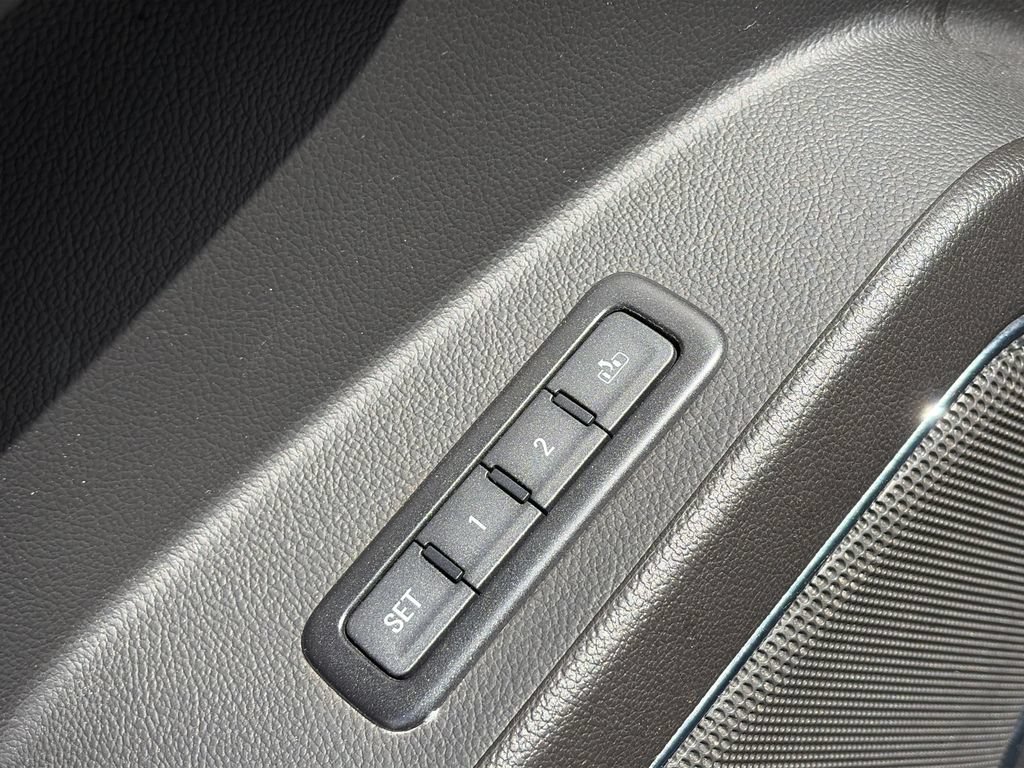 Used 2018 Chevrolet Tahoe Premier RWD image 19