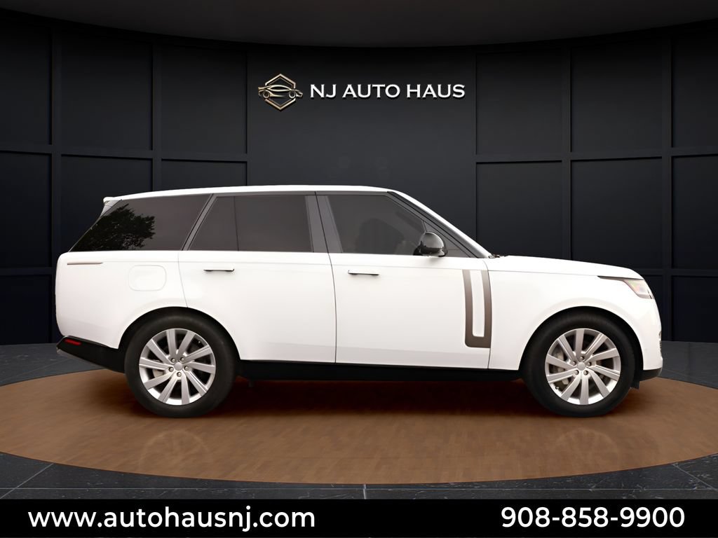 Used 2023 Land Rover Range Rover SE AWD/4WD image 4