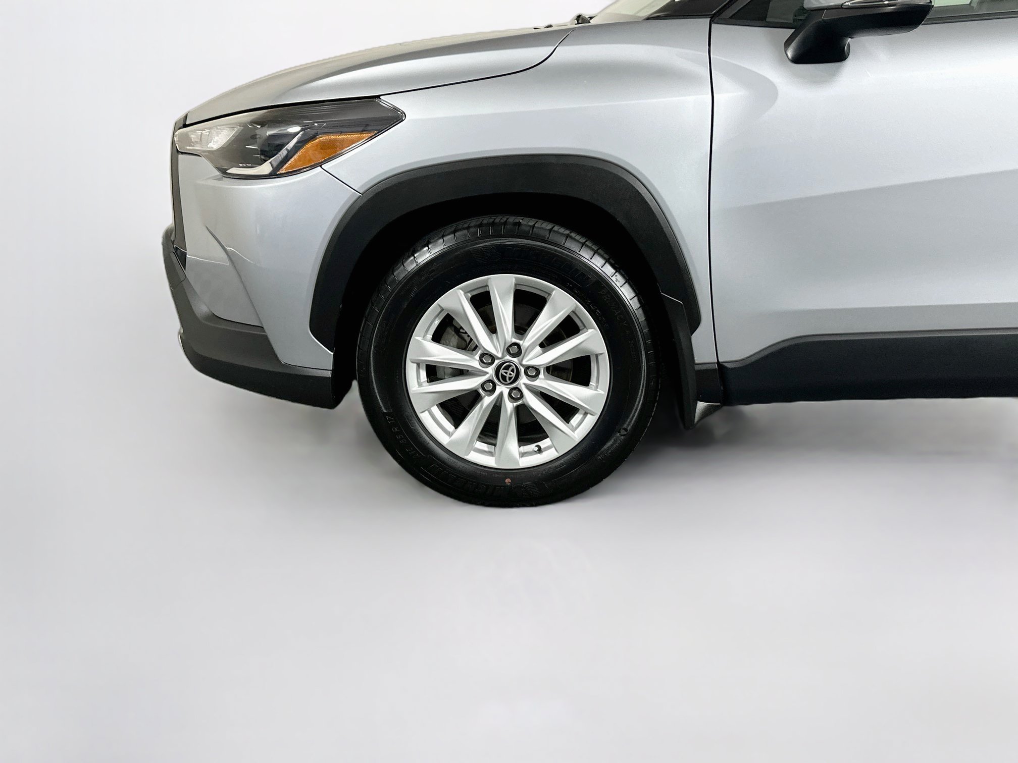 Certified 2024 Toyota Corolla Cross LE w/ Moonroof Package FWD image 11