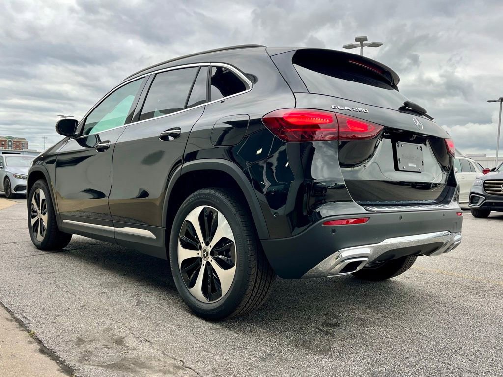 Used 2025 Mercedes-Benz GLA 250 4MATIC image 10