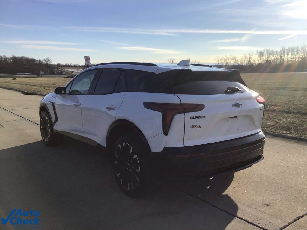 Used 2024 Chevrolet Blazer EV RS image 8