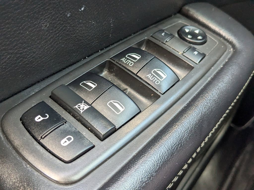 Used 2021 Chrysler Pacifica Touring w/ S Appearance Package image 22