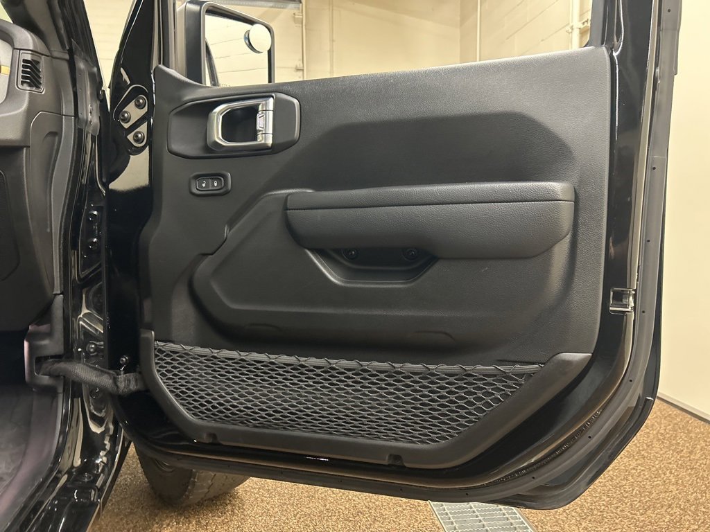 Used 2024 Jeep Gladiator Sport image 16