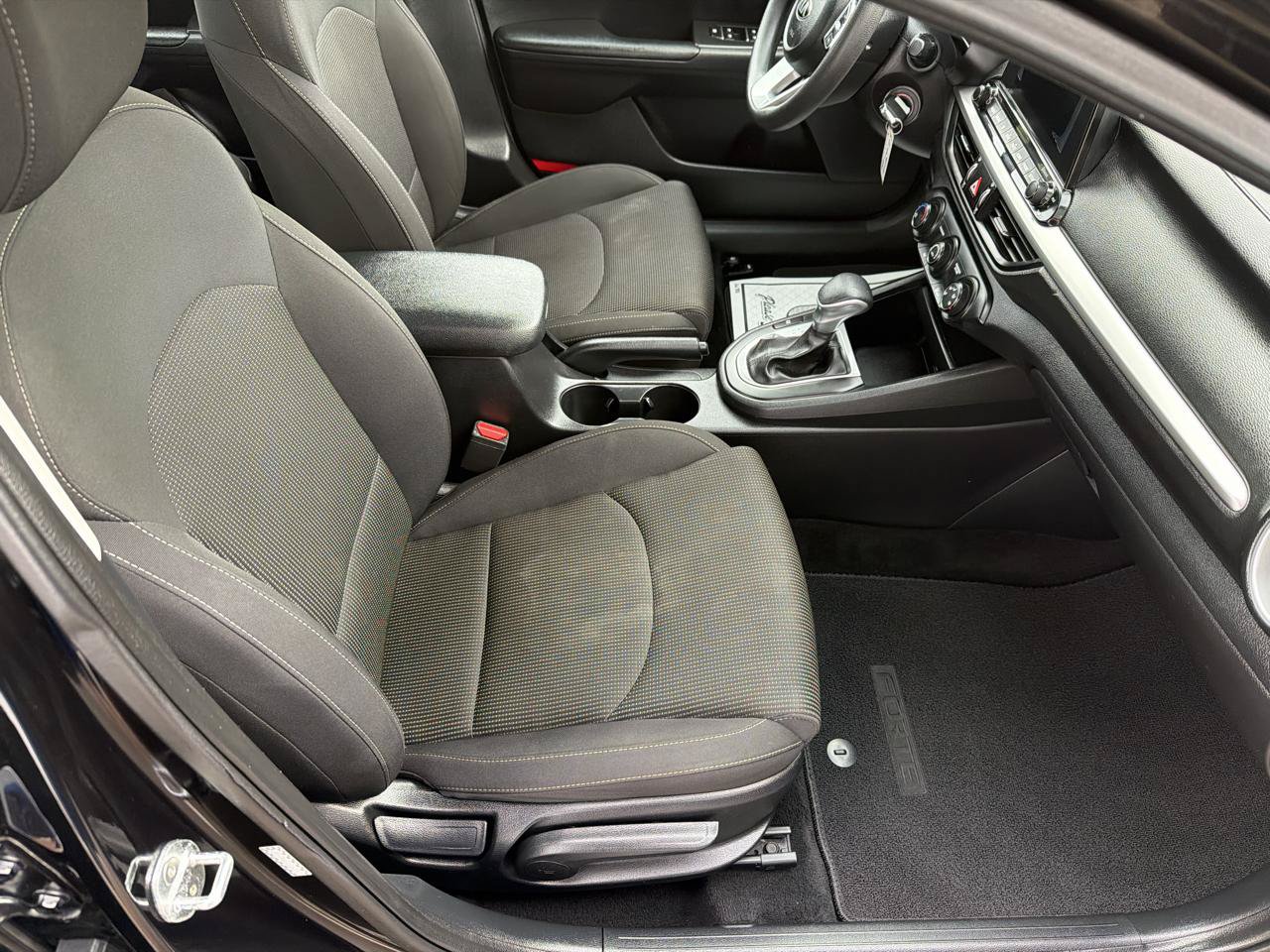 Used 2020 Kia Forte LXS FWD image 10
