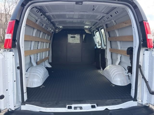 Used 2024 Chevrolet Express 2500 w/ Driver Convenience Package image 18