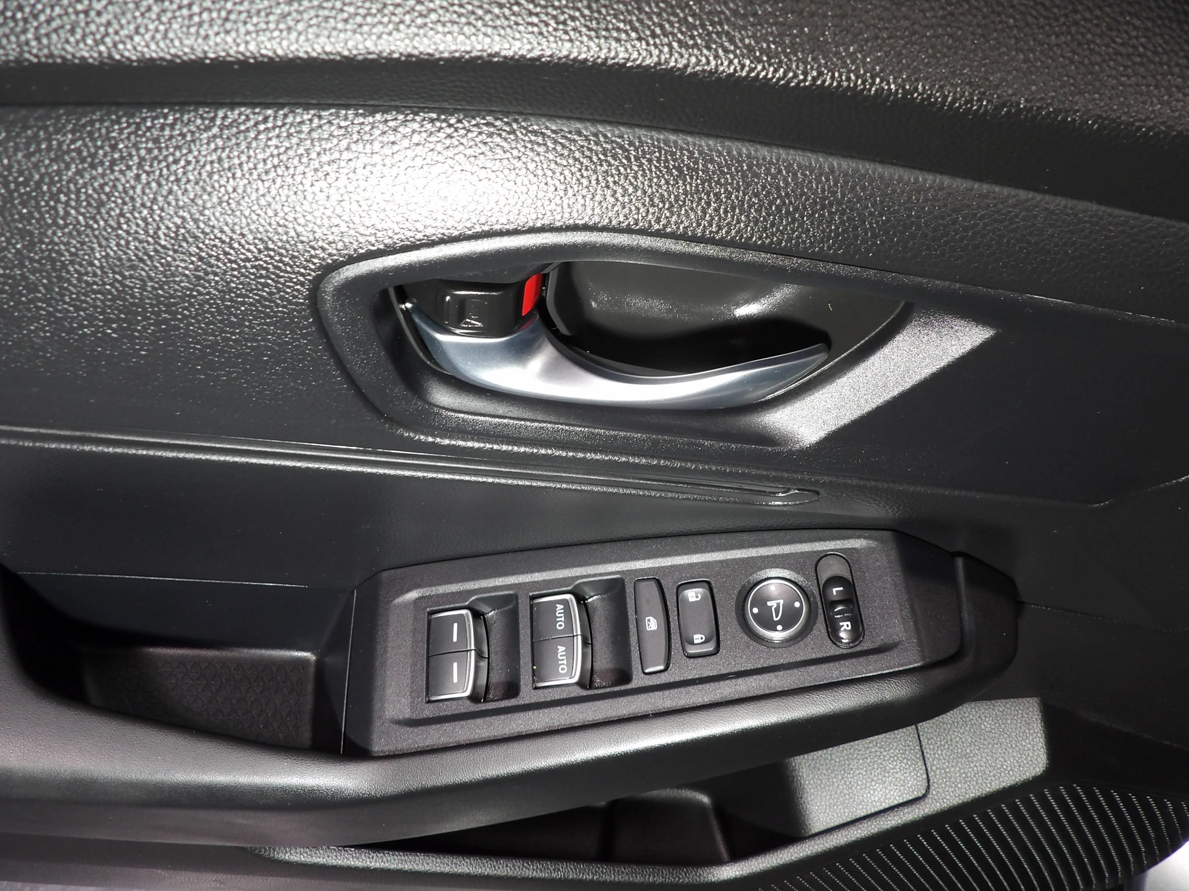 Used 2025 Honda Accord LX image 7