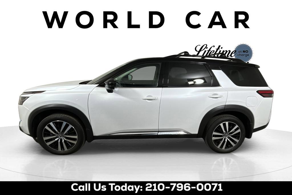 Used 2025 Nissan Pathfinder Platinum image 12