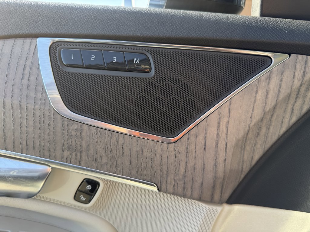 Used 2023 Volvo XC90 B6 Plus w/ Protection Package Premier image 31