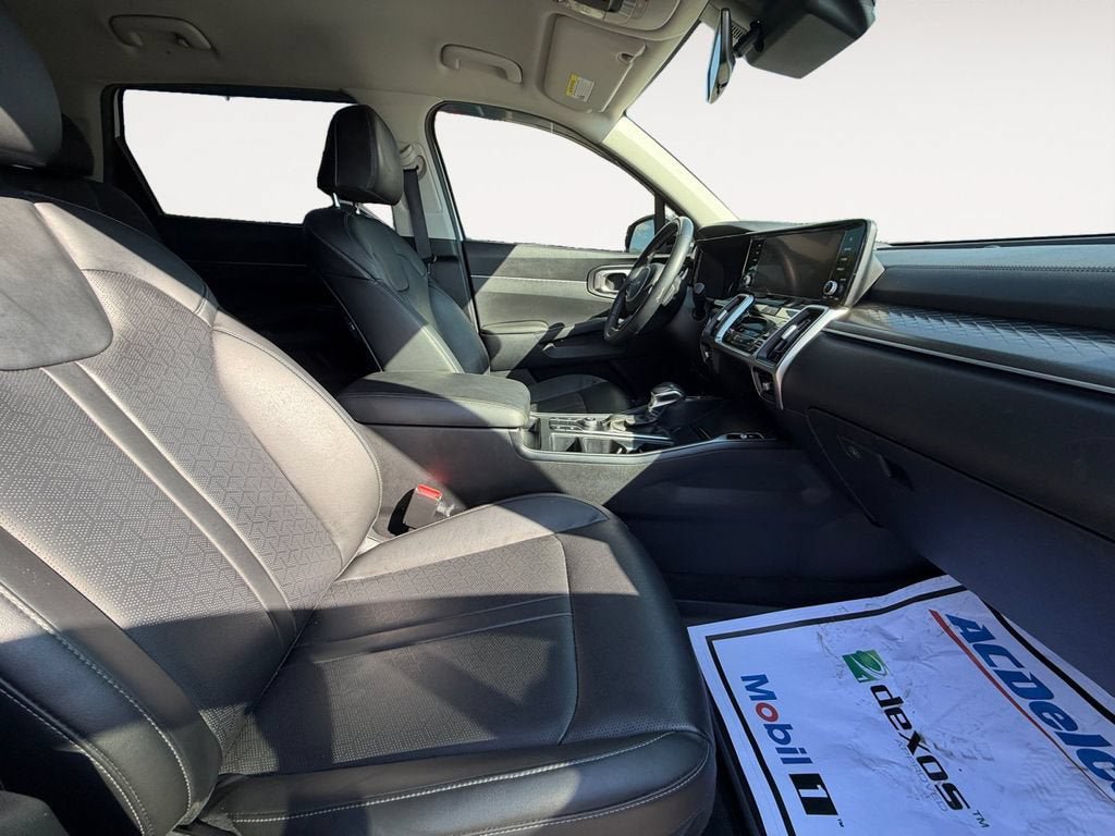 Used 2023 Kia Sorento S FWD image 15