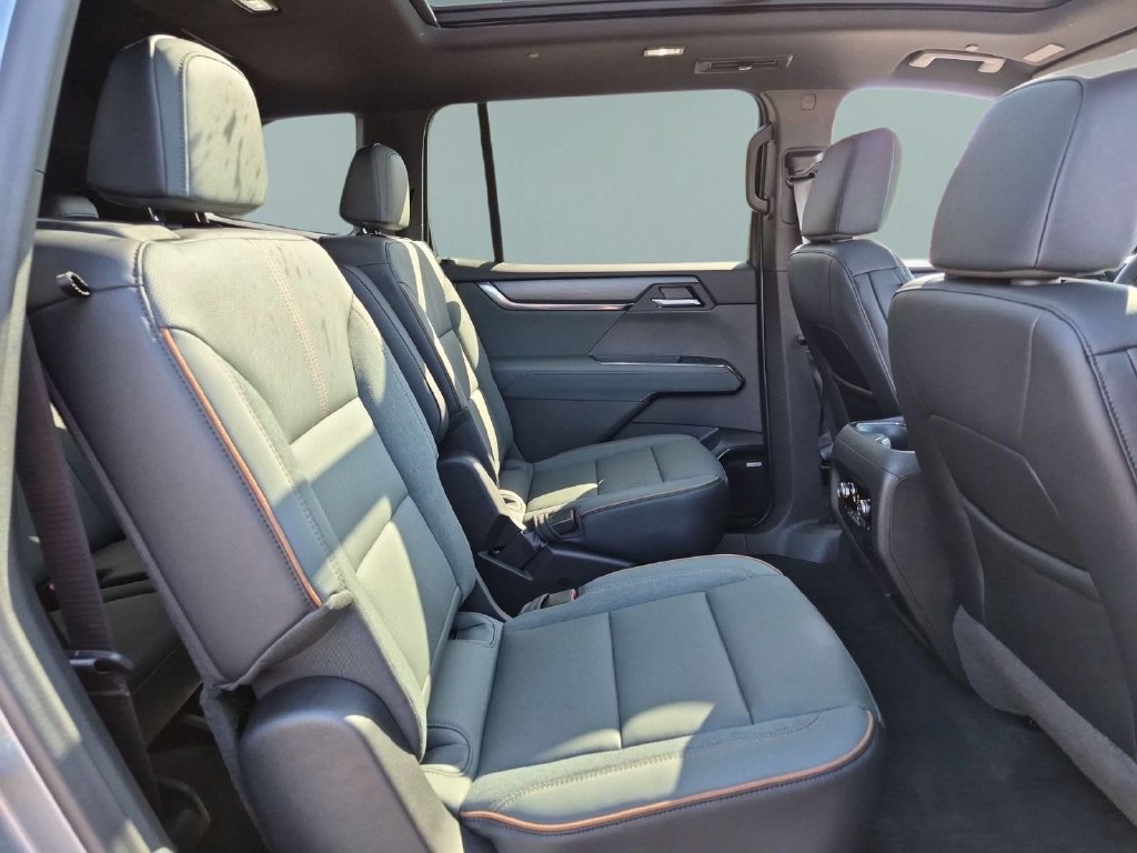 New 2026 GMC Acadia AT4 w/ Luxury Package AWD/4WD image 27