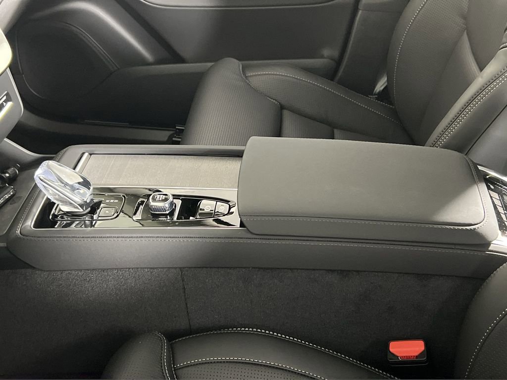 New 2026 Volvo XC90 B6 Ultra w/ Protection Package image 21
