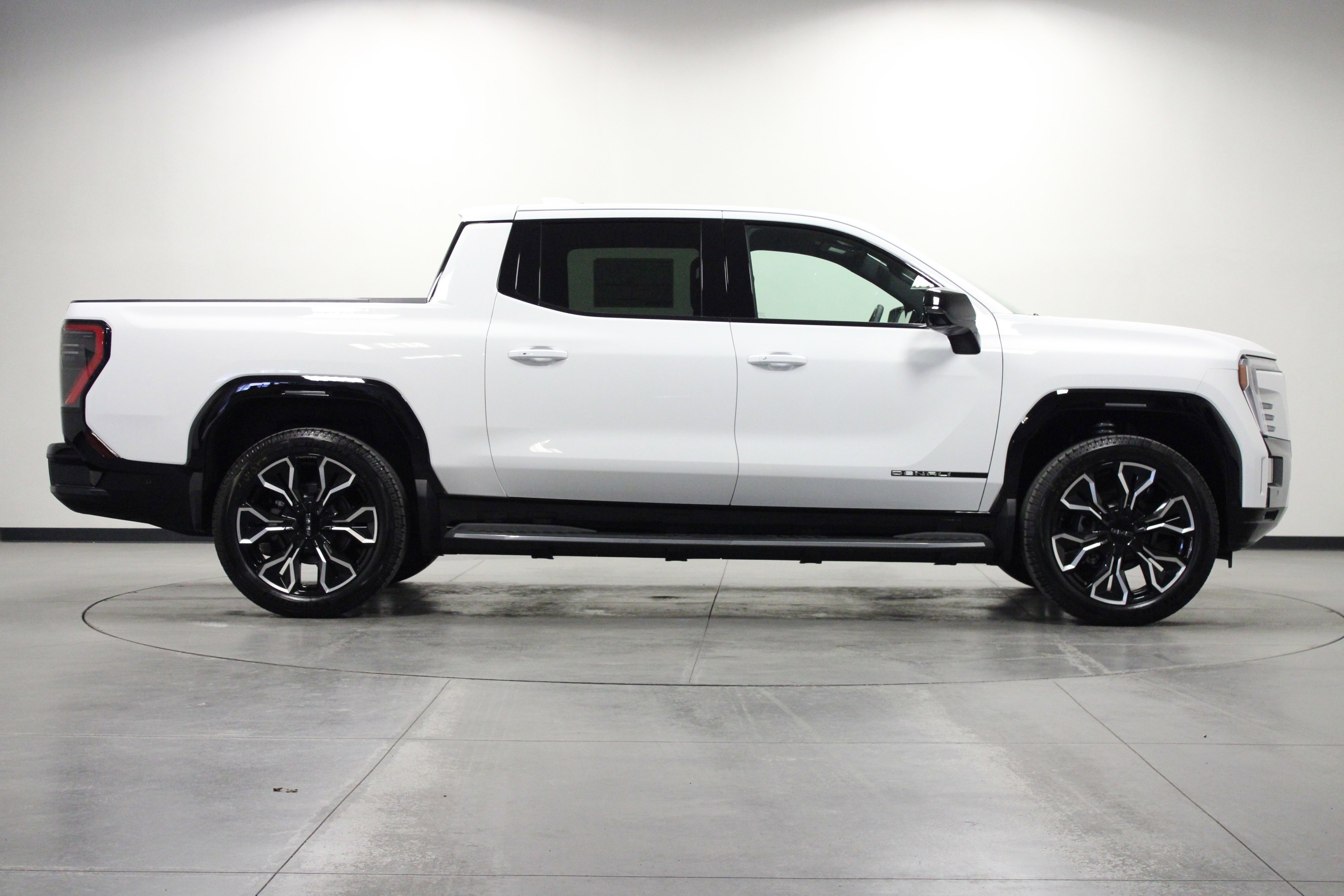 New 2025 GMC Sierra EV Denali image 3