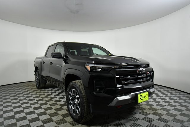 Used 2024 Chevrolet Colorado Z71 w/ Z71 Convenience Package 2 image 8