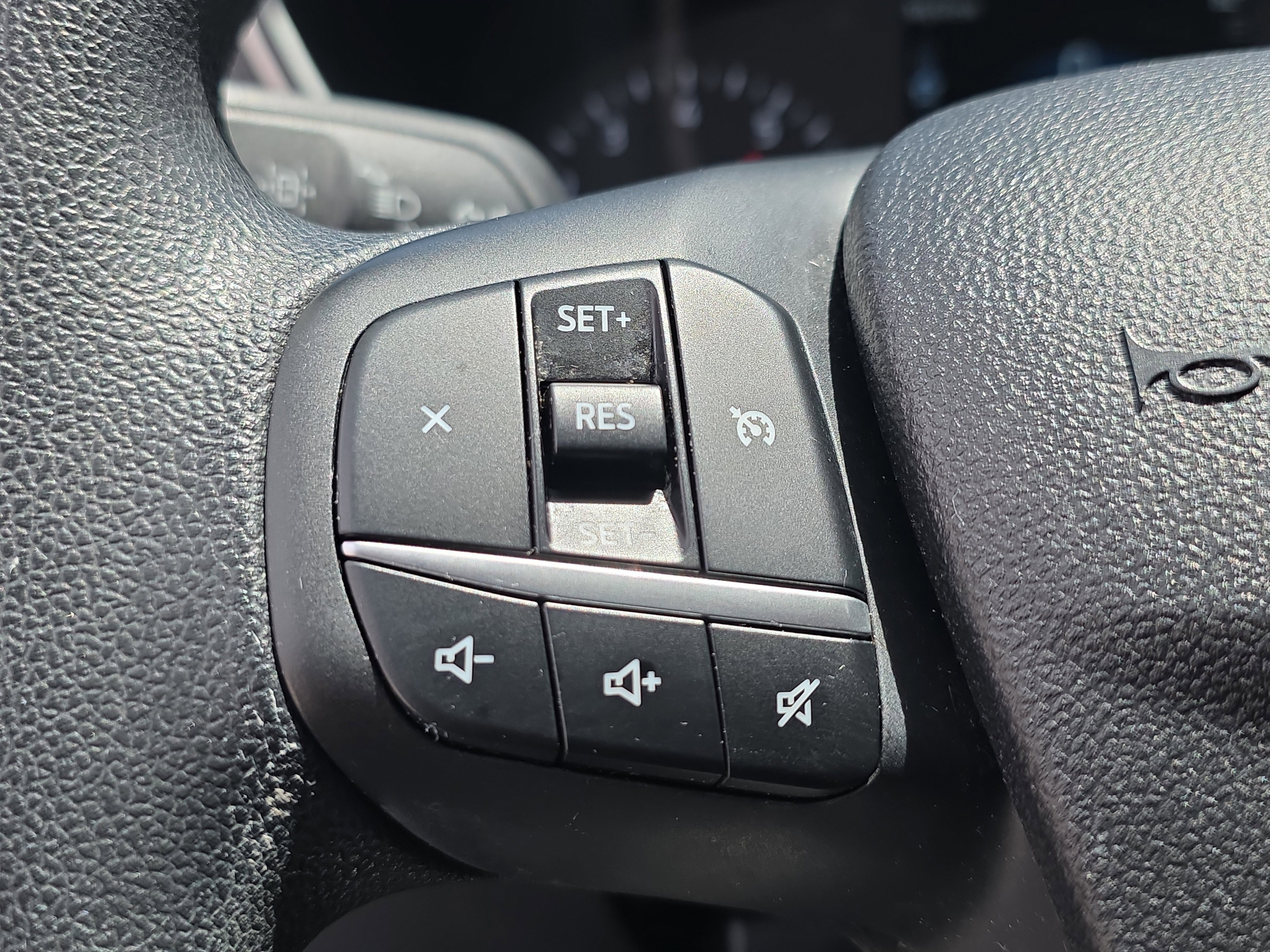 Used 2022 Ford Escape SE image 29