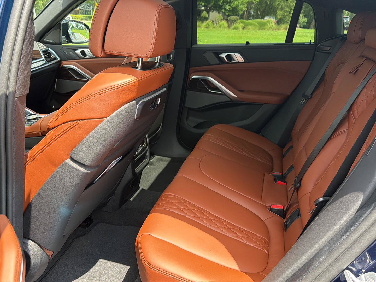 New 2027 BMW X6 xDrive40i w/ Executive Package AWD/4WD image 11
