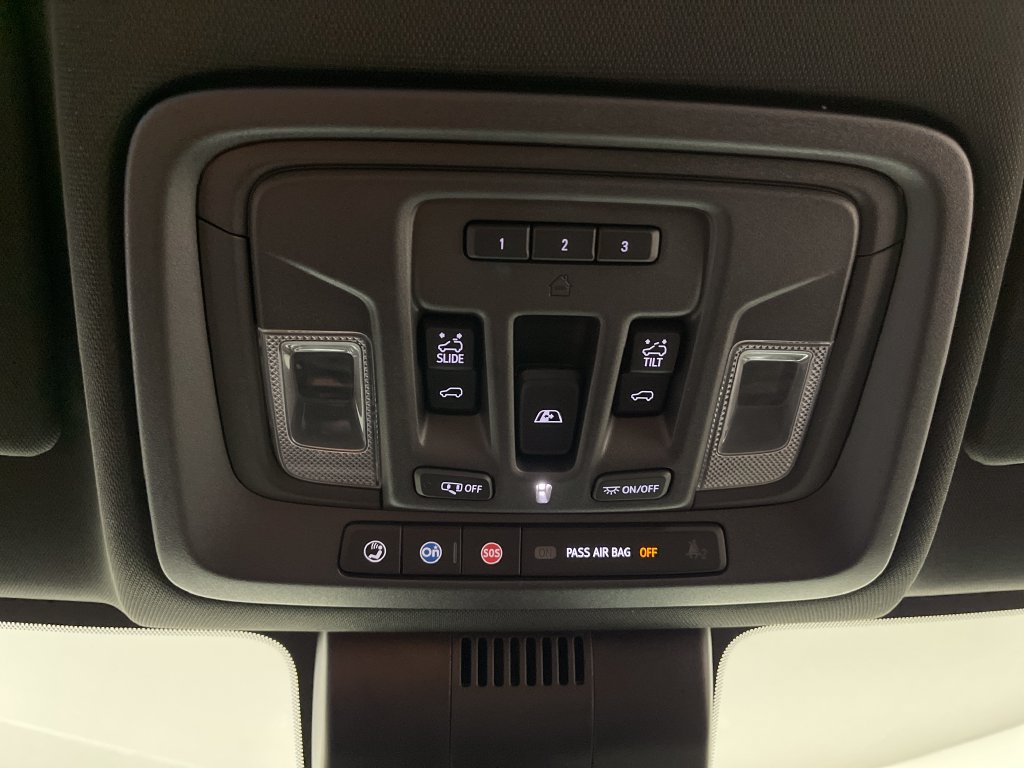 Used 2023 Chevrolet Silverado 1500 ZR2 w/ Technology Package AWD/4WD image 29