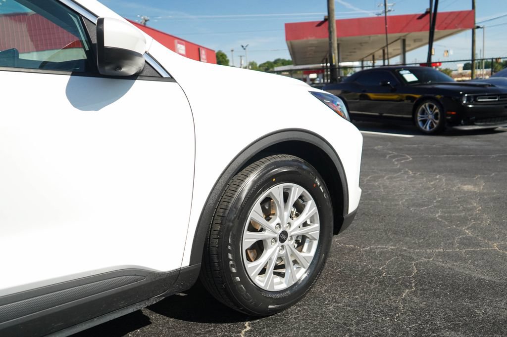 Used 2023 Ford Escape Active w/ Tech Pack #2 FWD image 17