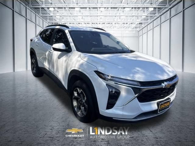 Certified 2026 Chevrolet Trax LT FWD image 3