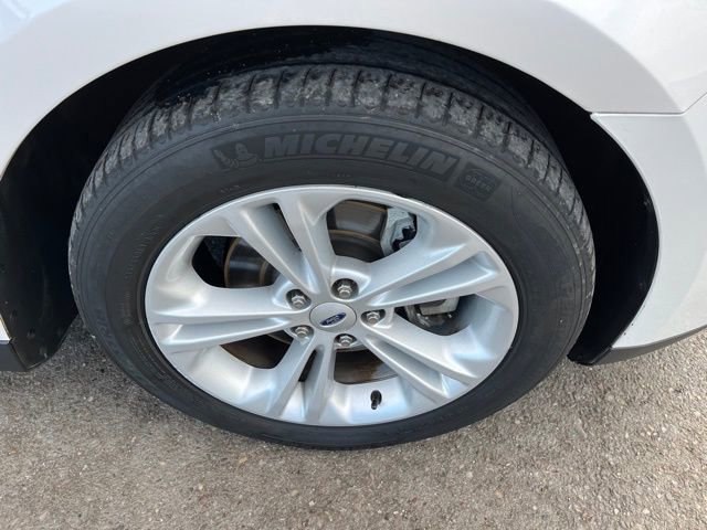 Used 2019 Ford Taurus SEL w/ Equipment Group 201A FWD image 16