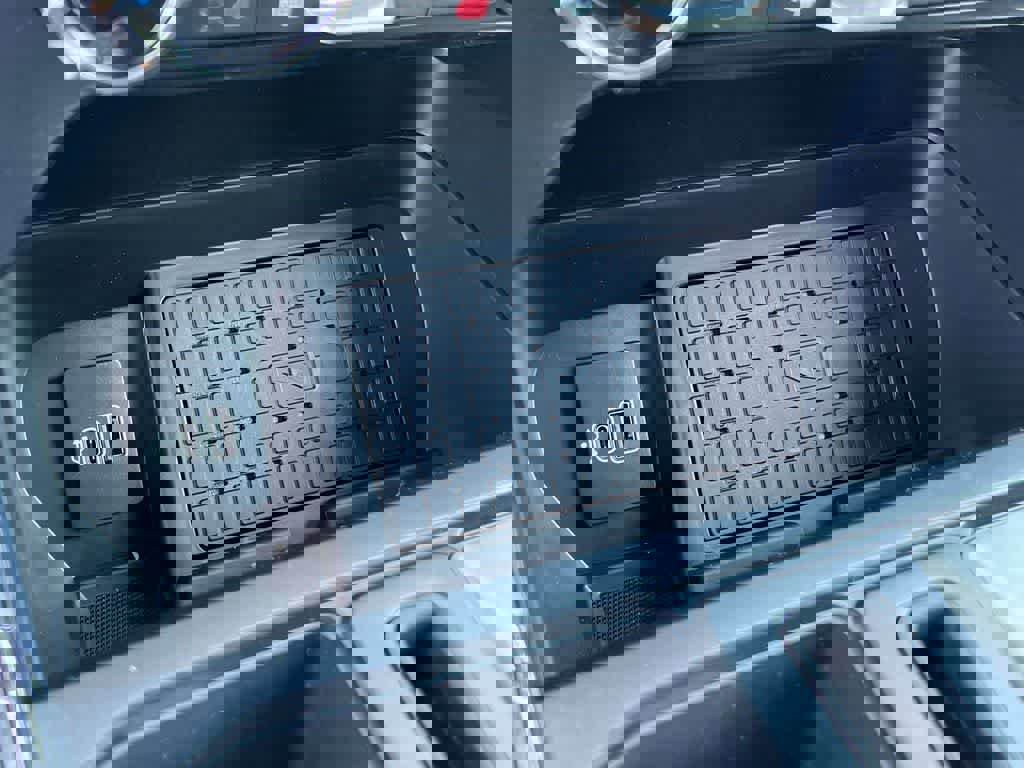 New 2025 Ford F150 XLT w/ Equipment Group 303A High image 28