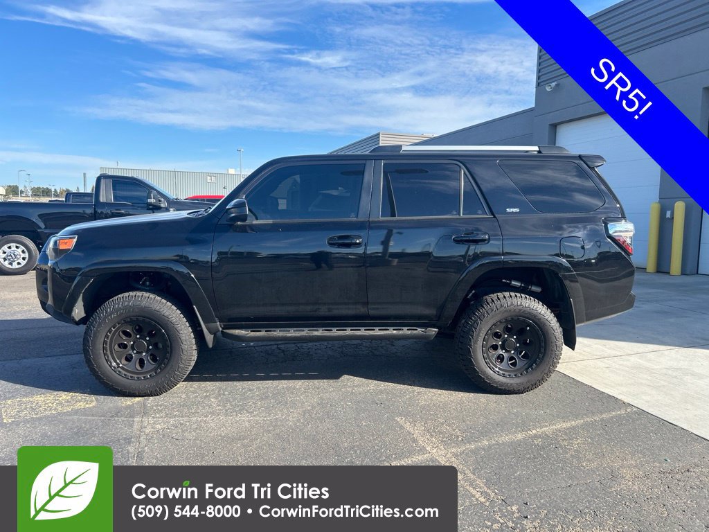 Used 2022 Toyota 4Runner SR5 RWD image 4