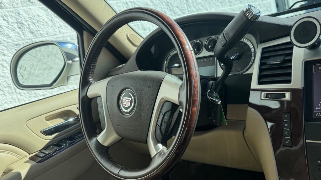 Used 2014 Cadillac Escalade ESV Luxury AWD/4WD image 17