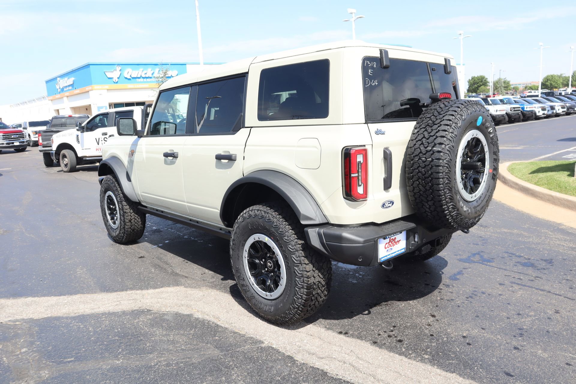 New 2026 Ford Bronco Badlands AWD/4WD image 25