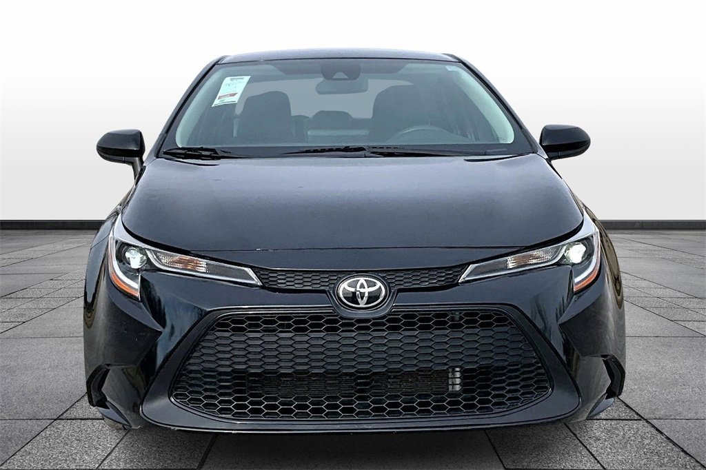 Used 2022 Toyota Corolla LE image 3