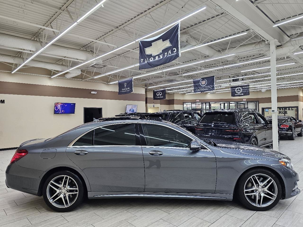 Used 2017 Mercedes-Benz S 550 4MATIC Sedan image 5