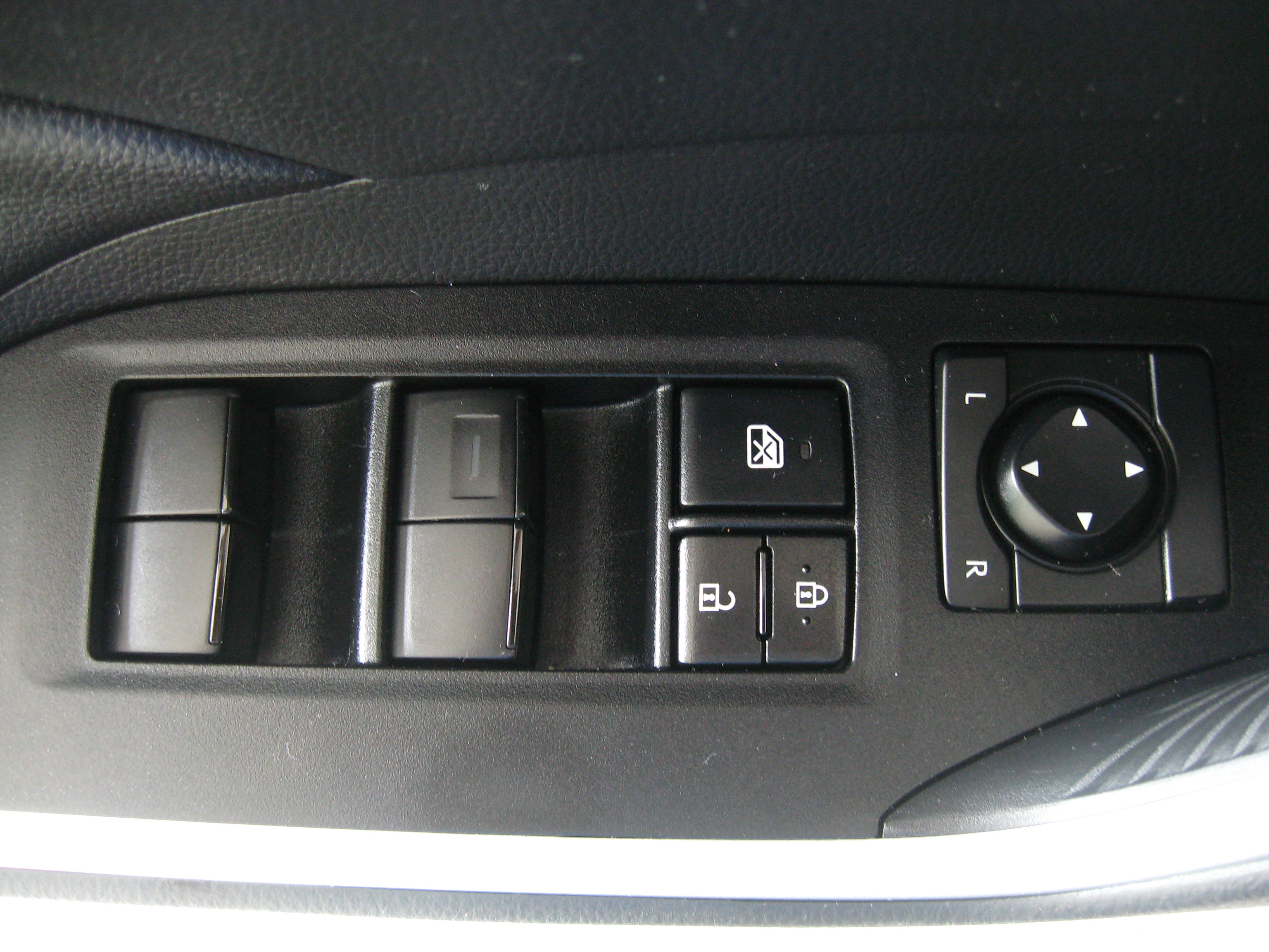 Used 2023 Toyota RAV4 LE image 11