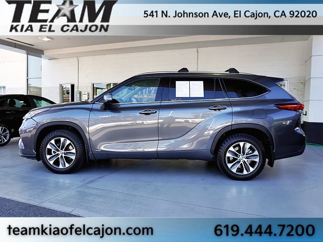 Used 2021 Toyota Highlander XLE AWD/4WD image 6