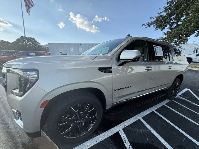 Used 2023 GMC Yukon XL SLT w/ SLT Premium Package