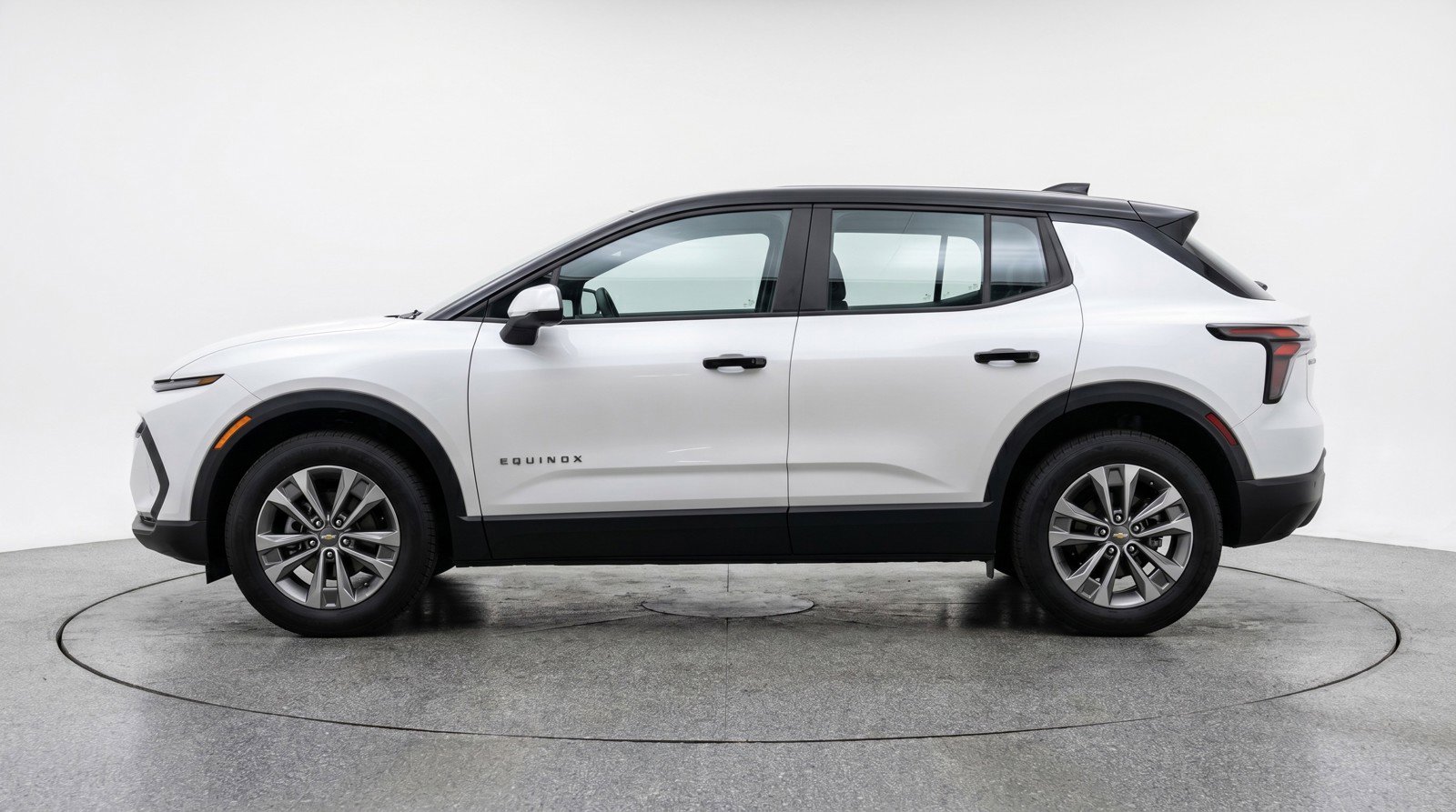 Used 2025 Chevrolet Equinox LT FWD image 5