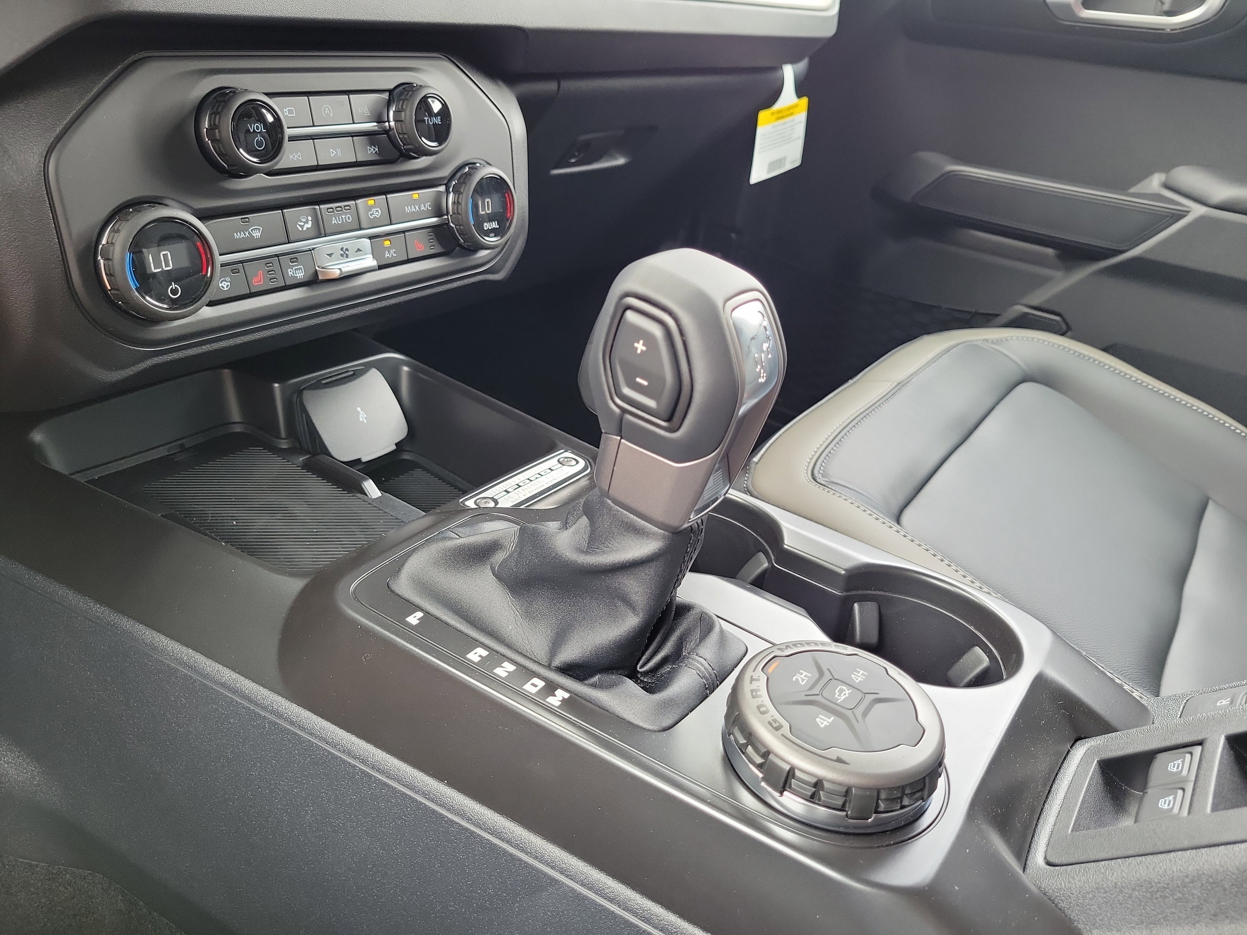 New 2026 Ford Bronco Outer Banks AWD/4WD image 19