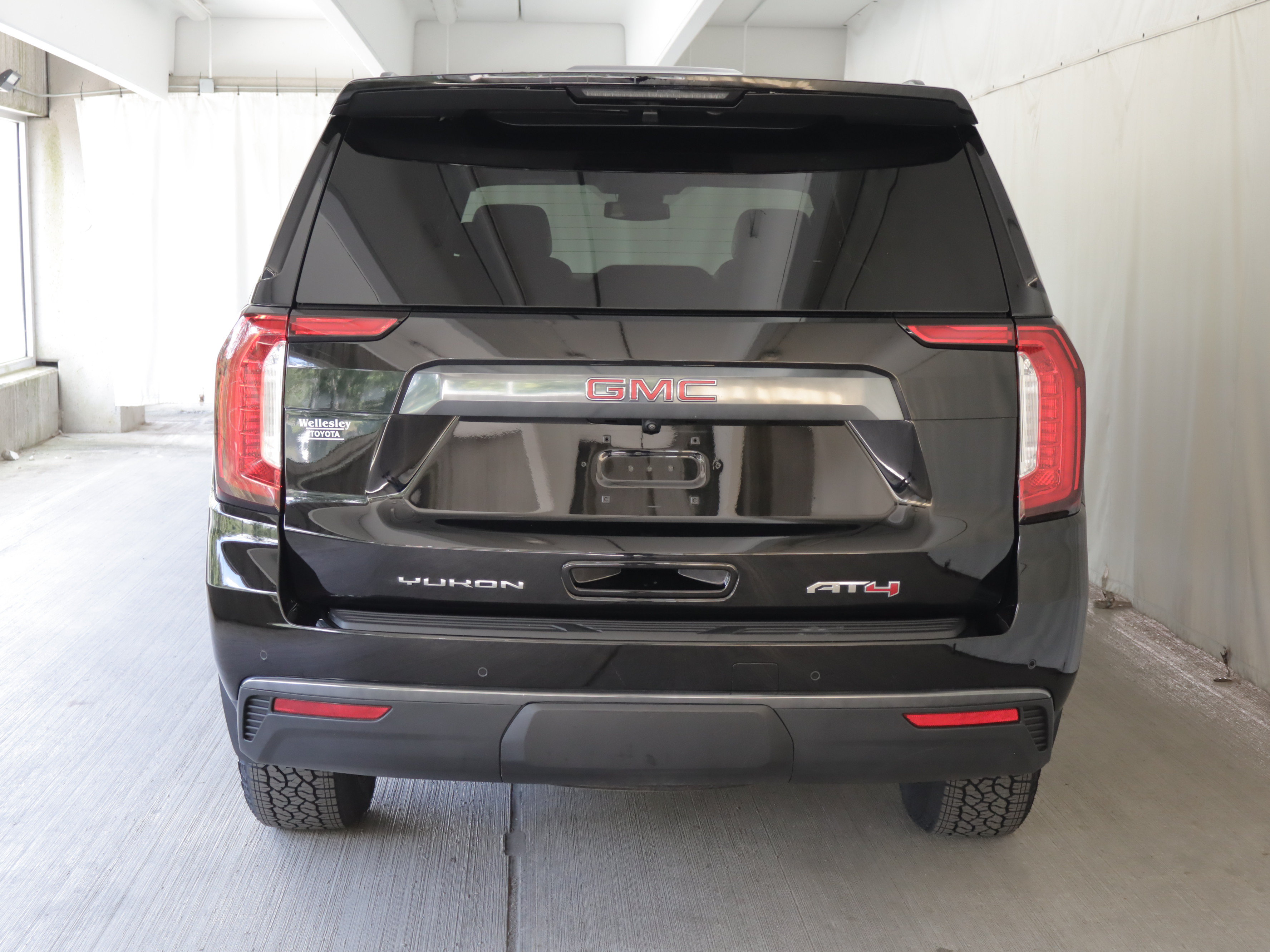 Used 2023 GMC Yukon XL AT4 AWD/4WD image 29
