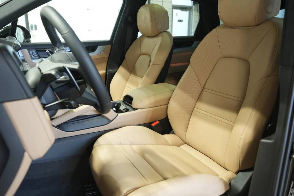 New 2026 Porsche Cayenne image 5