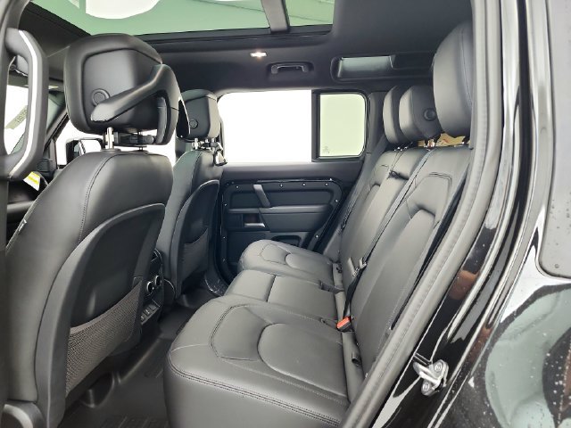 New 2026 Land Rover Defender 110 X-Dynamic SE AWD/4WD image 23